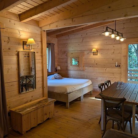 Les Cabanes Dans Les Bois Logis Hotel Villedubert Екстериор снимка