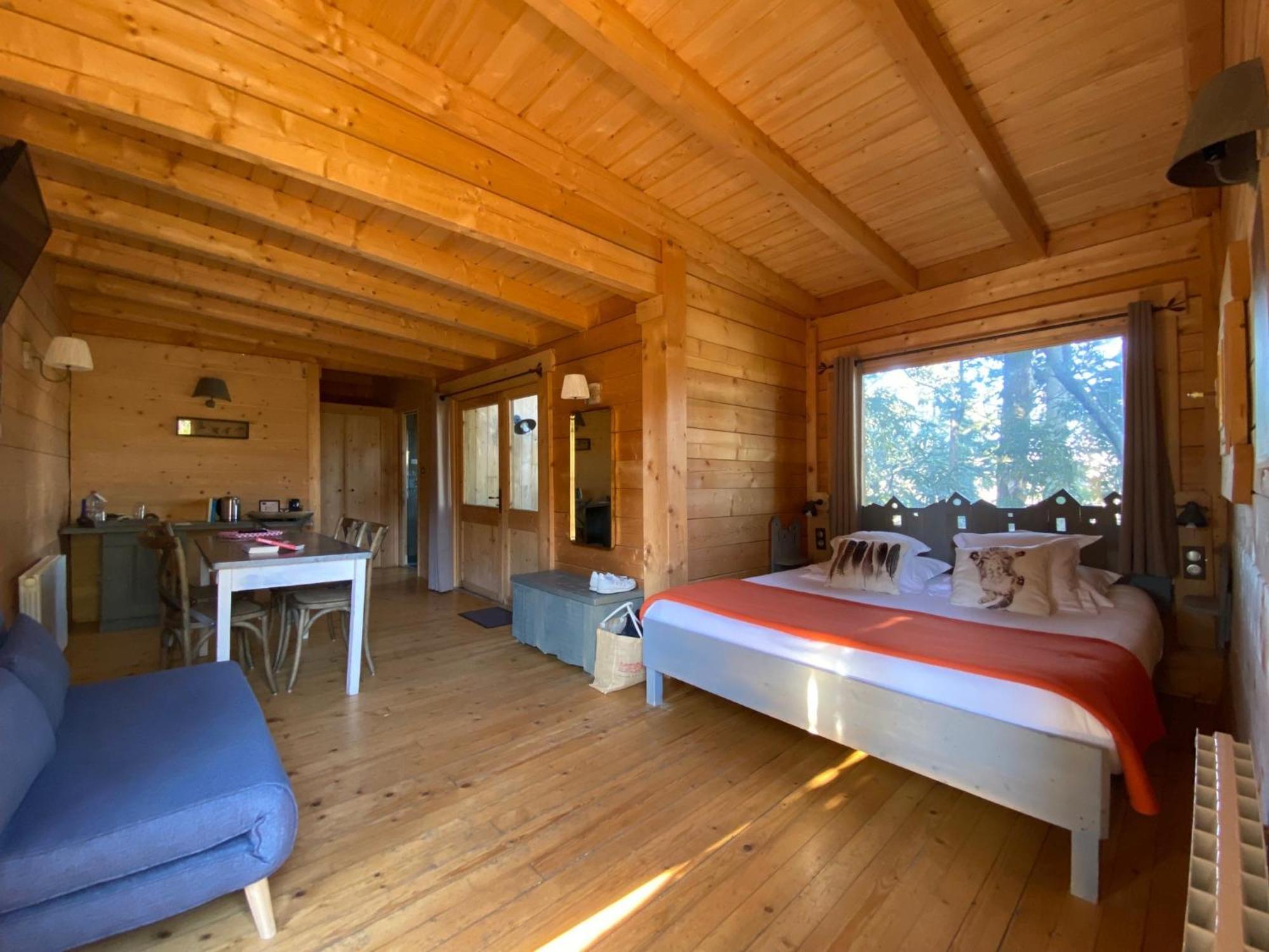 Les Cabanes Dans Les Bois Logis Hotel Villedubert Екстериор снимка