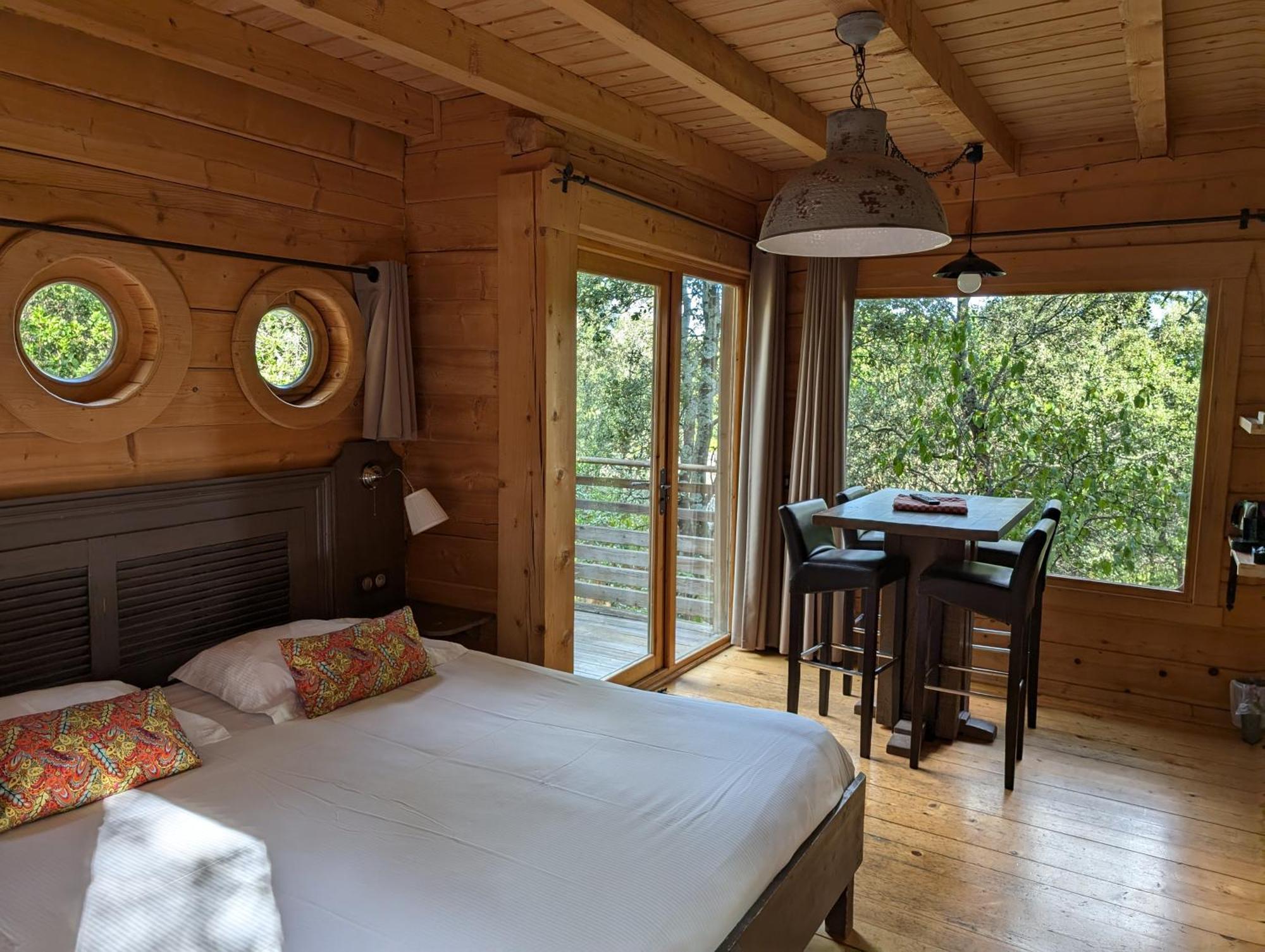 Les Cabanes Dans Les Bois Logis Hotel Villedubert Екстериор снимка