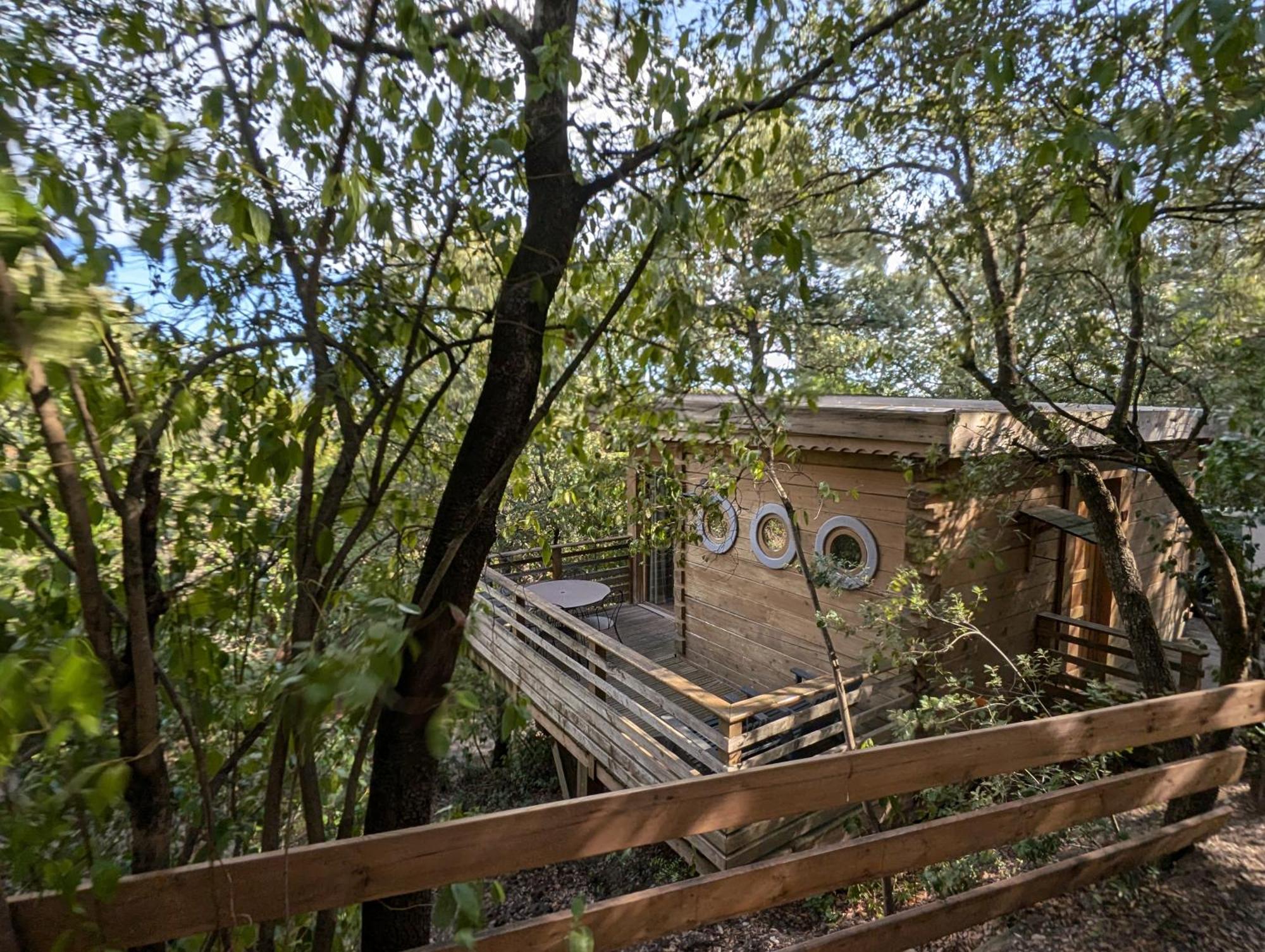 Les Cabanes Dans Les Bois Logis Hotel Villedubert Екстериор снимка