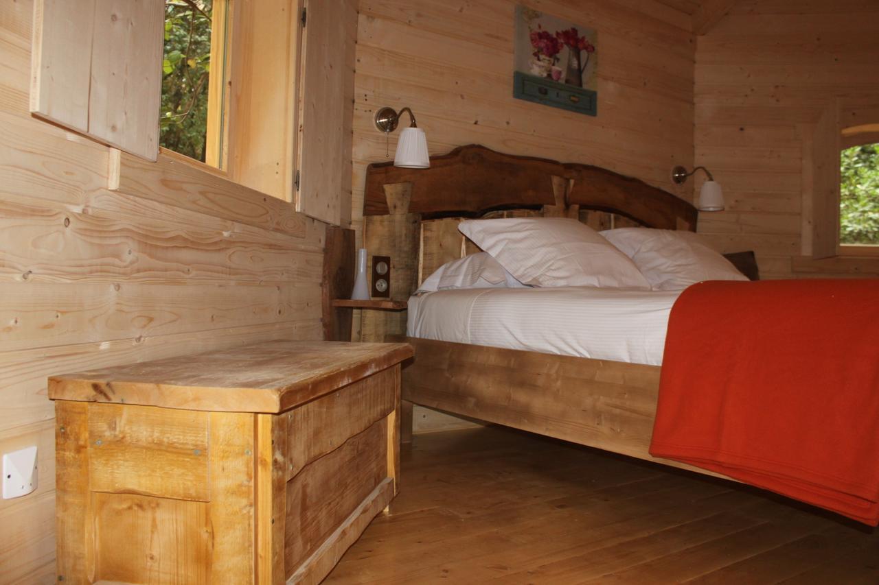 Les Cabanes Dans Les Bois Logis Hotel Villedubert Екстериор снимка